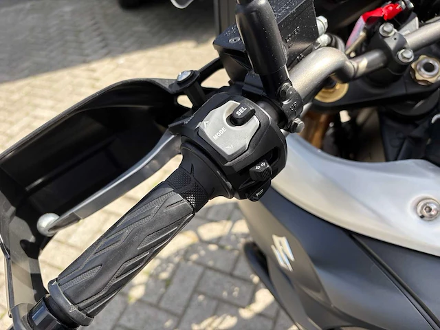 Suzuki all-road dl 1000 v-strom abs motorfiets - afbeelding 35 van  57