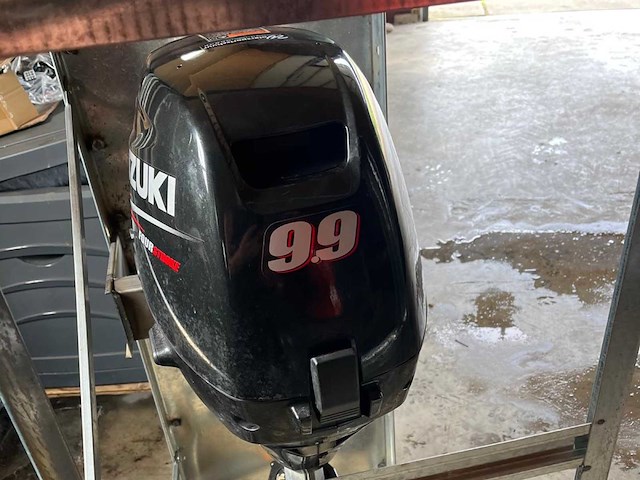 Suzuki four stroke 9.9 buitenboordmotor - afbeelding 13 van  20