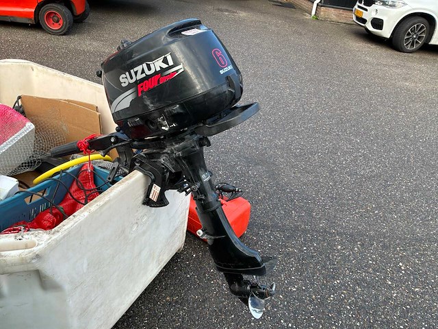 Suzuki four stroke df6 buitenboordmotor - afbeelding 3 van  9