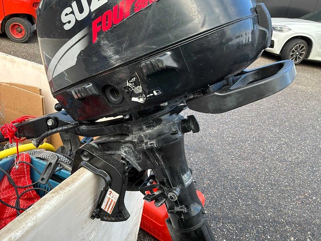 Suzuki four stroke df6 buitenboordmotor - afbeelding 4 van  9