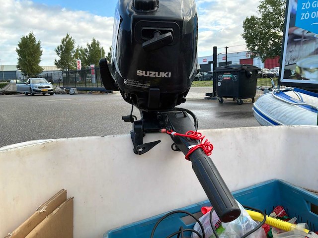 Suzuki four stroke df6 buitenboordmotor - afbeelding 7 van  9