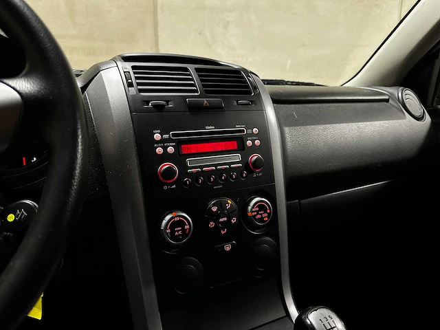 Suzuki grand vitara 1.6-16v exclusive 4x4 106pk 2006 (origineel-nl), 64-sk-hd - afbeelding 21 van  53