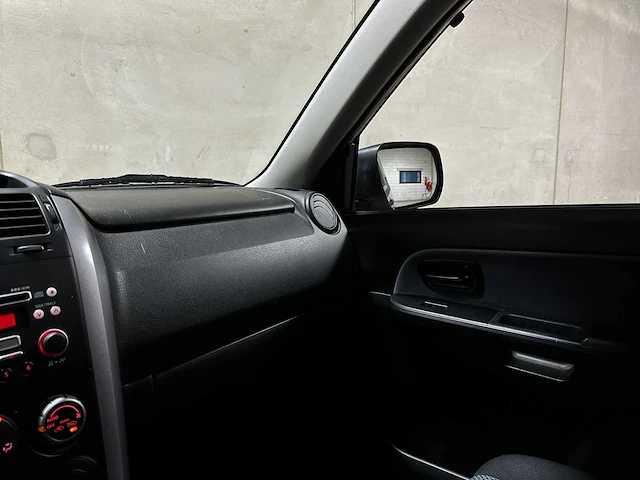 Suzuki grand vitara 1.6-16v exclusive 4x4 106pk 2006 (origineel-nl), 64-sk-hd - afbeelding 22 van  53