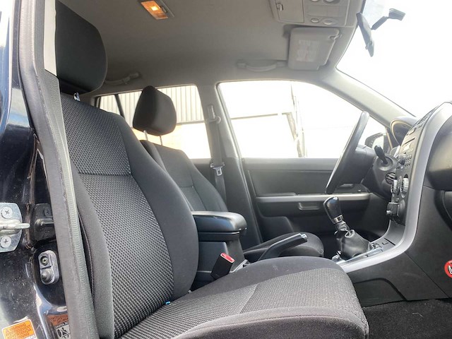 Suzuki grand vitara 2.0-16v exclusive 2006 | 31-st-kx - afbeelding 19 van  28