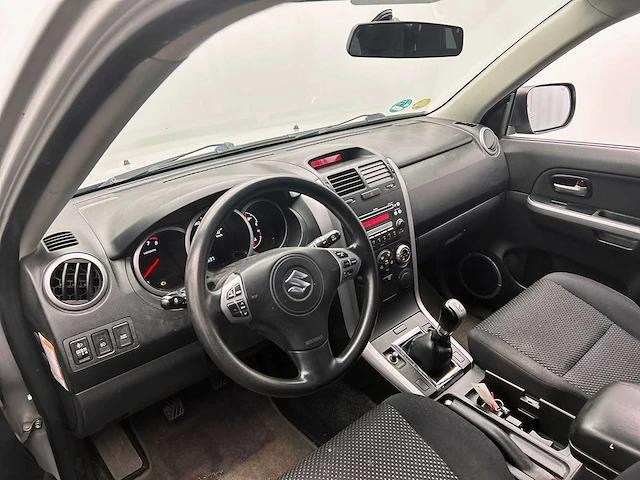 Suzuki grand vitara 2.0-16v exclusive 2006 | 67-tf-pt - afbeelding 19 van  49