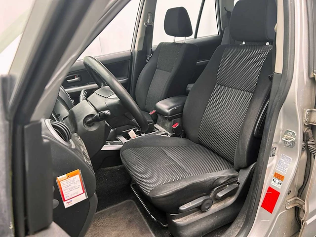 Suzuki grand vitara 2.0-16v exclusive 2006 | 67-tf-pt - afbeelding 29 van  49