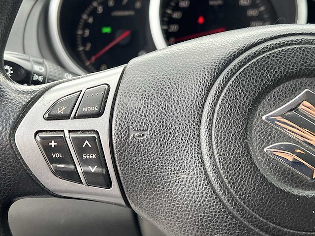 Suzuki grand vitara 2.4 exclusive | 93-knf-3 - afbeelding 4 van  23