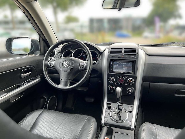 Suzuki grand vitara 2.4 exclusive | 93-knf-3 - afbeelding 14 van  23