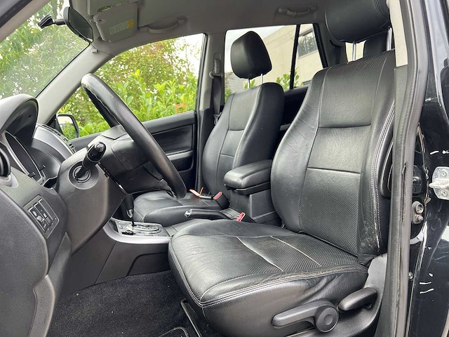 Suzuki grand vitara 2.4 exclusive | 93-knf-3 - afbeelding 17 van  23