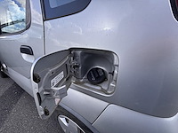 Suzuki ignis 1.5 turbo crdi 16v vgt gl, 2003 - afbeelding 11 van  32