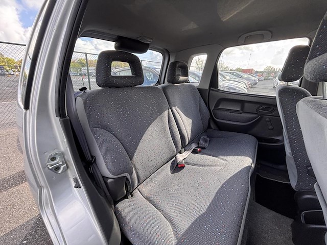 Suzuki ignis 1.5 turbo crdi 16v vgt gl, 2003 - afbeelding 13 van  32