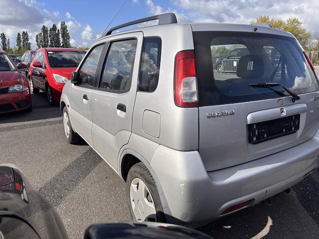 Suzuki ignis 1.5 turbo crdi 16v vgt gl, 2003 - afbeelding 30 van  32