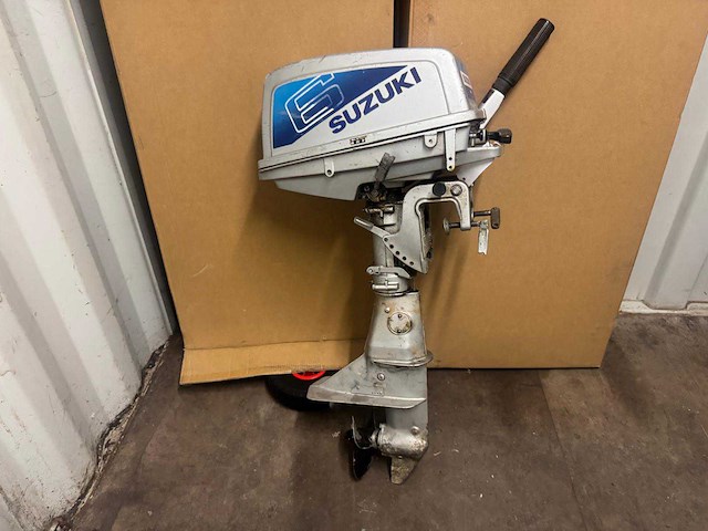 Suzuki kortstaart buitenboordmotor - afbeelding 4 van  4