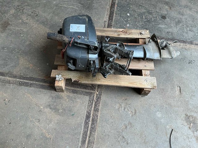 Suzuki kortstaart buitenboordmotor - afbeelding 2 van  4