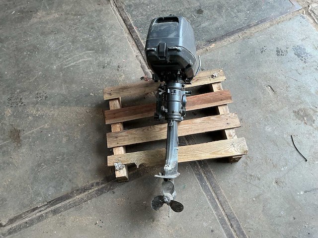 Suzuki kortstaart buitenboordmotor - afbeelding 4 van  4