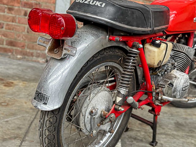 Suzuki motor - afbeelding 25 van  43