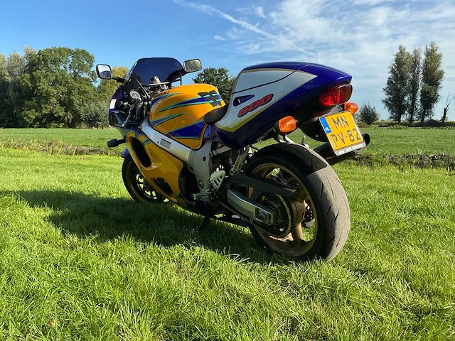 Suzuki sport gsx r 600 motorfiets - afbeelding 18 van  20