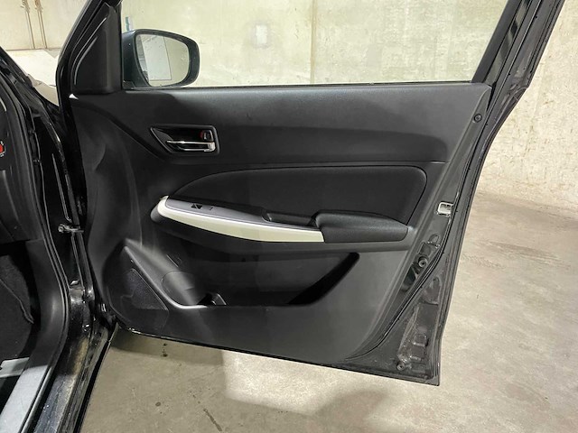 Suzuki swift 1.2 stijl smart hybrid 90pk 2020, h-005-rr - afbeelding 31 van  40