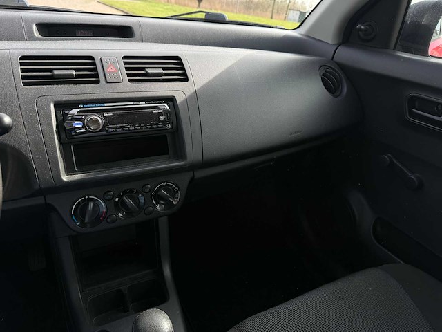 Suzuki swift 1.3 base, 72-njn-2 - afbeelding 16 van  17