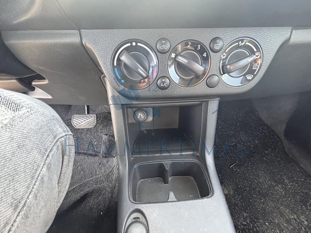 Suzuki swift 1.3 ddis gl airco, 2006 - afbeelding 8 van  29