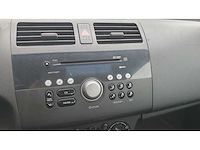 Suzuki swift 1.3 exclusive, 42-gfz-5 - afbeelding 2 van  11