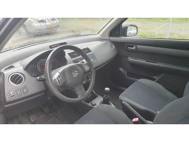Suzuki swift 1.3 exclusive, 42-gfz-5 - afbeelding 6 van  11