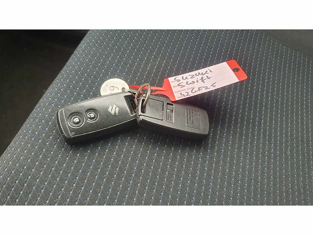 Suzuki swift 1.3 exclusive, 42-gfz-5 - afbeelding 3 van  11