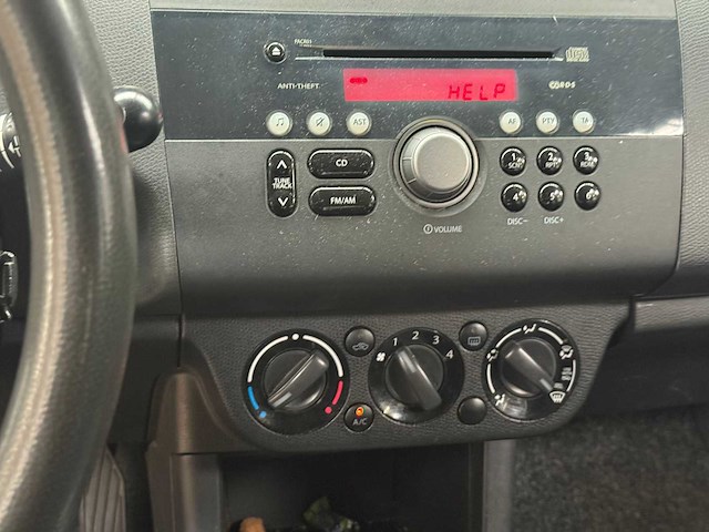 Suzuki swift 1.3 ga, 22-xtf-5 - afbeelding 2 van  8