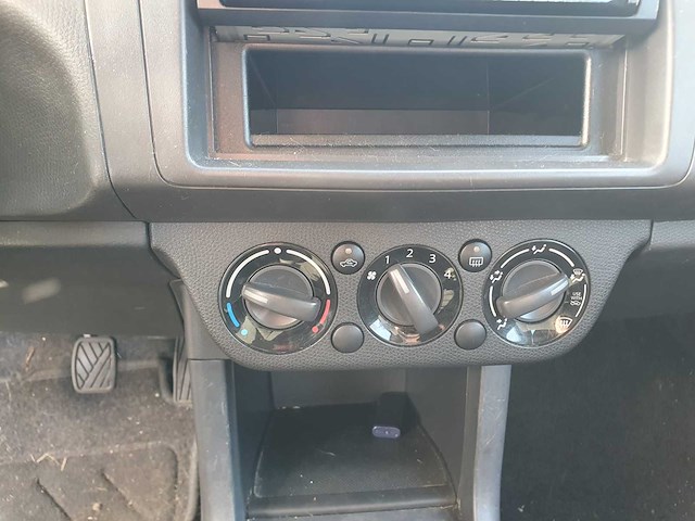 Suzuki swift 1.3 ga, 25-rs-rg - afbeelding 9 van  9