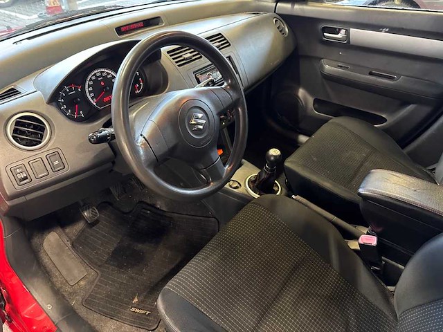 Suzuki swift 1.3 ga , 8-xrx-70 - afbeelding 13 van  17
