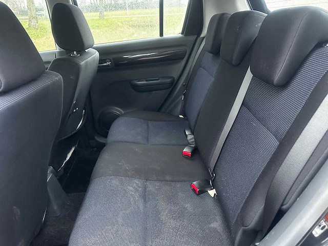 Suzuki swift 1.3 gls, 37-kbd-8 - afbeelding 2 van  19