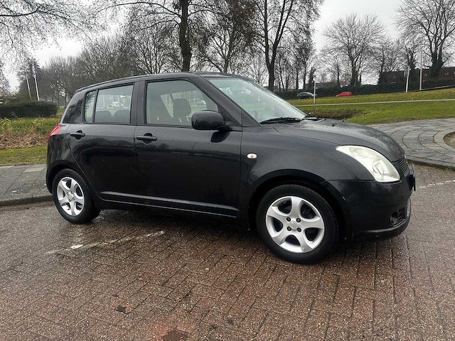 Suzuki swift 1.3 gls, 37-kbd-8 - afbeelding 13 van  19