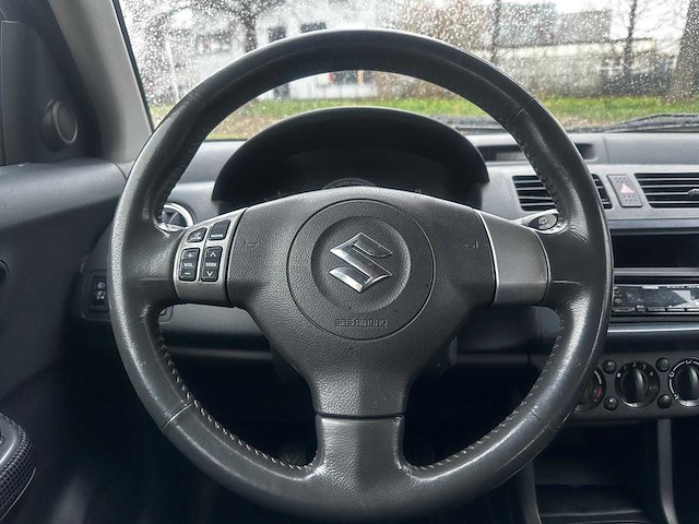 Suzuki swift 1.3 gls, 37-kbd-8 - afbeelding 16 van  19