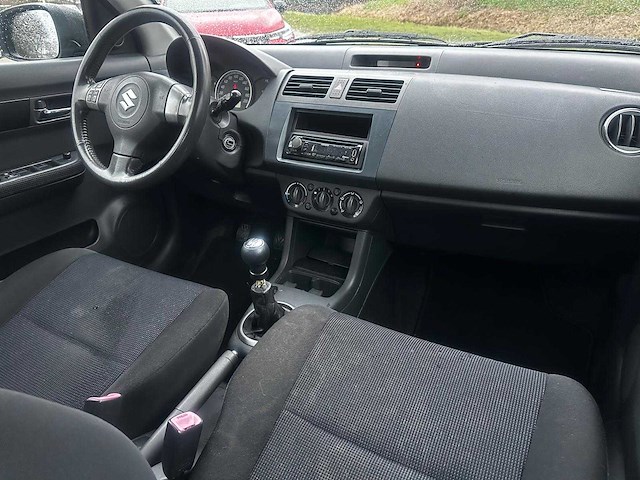 Suzuki swift 1.3 gls, 37-kbd-8 - afbeelding 18 van  19