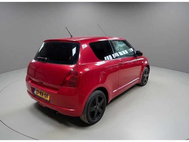 Suzuki swift 1.3 gls | 37-rr-df i - afbeelding 10 van  17