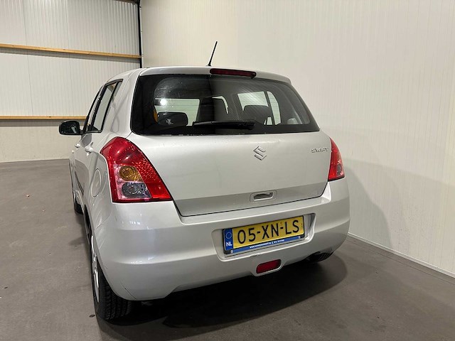 Suzuki swift 1.3 shogun 05-xn-ls - afbeelding 18 van  23