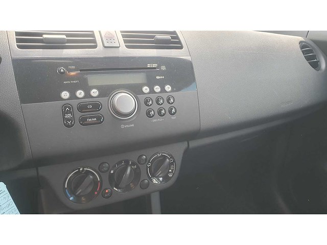 Suzuki swift 1.3 shogun 64-tz-zx - afbeelding 12 van  12