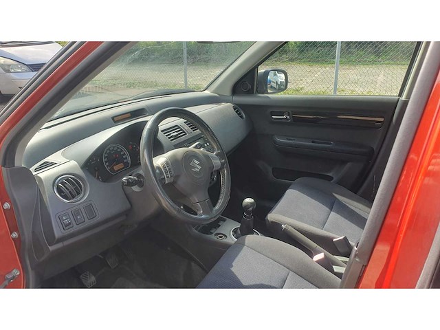Suzuki swift 1.3 shogun 64-tz-zx - afbeelding 8 van  12