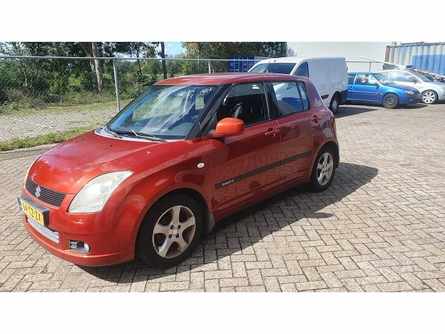 Suzuki swift 1.3 shogun 64-tz-zx - afbeelding 1 van  12