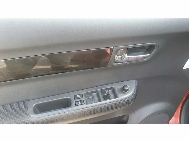 Suzuki swift 1.3 shogun 64-tz-zx - afbeelding 11 van  12