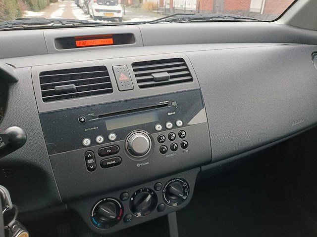 Suzuki swift 1.3 shogun, 82-htt-7 - afbeelding 21 van  21