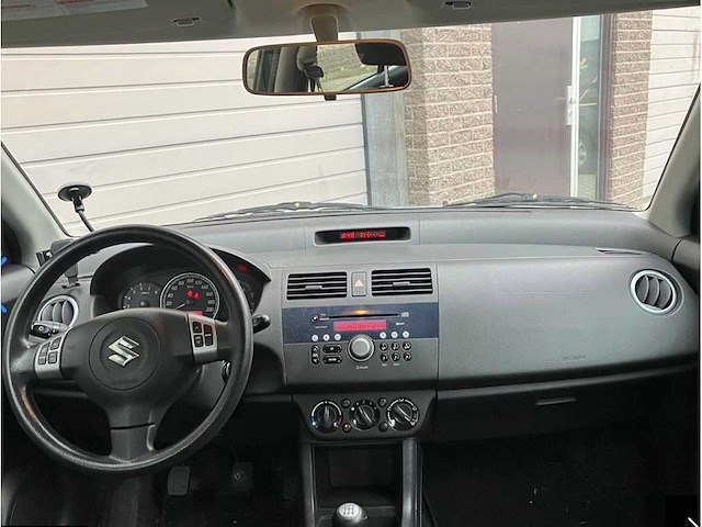 Suzuki swift 1.5 exclusive, 77-rv-fb - afbeelding 2 van  14