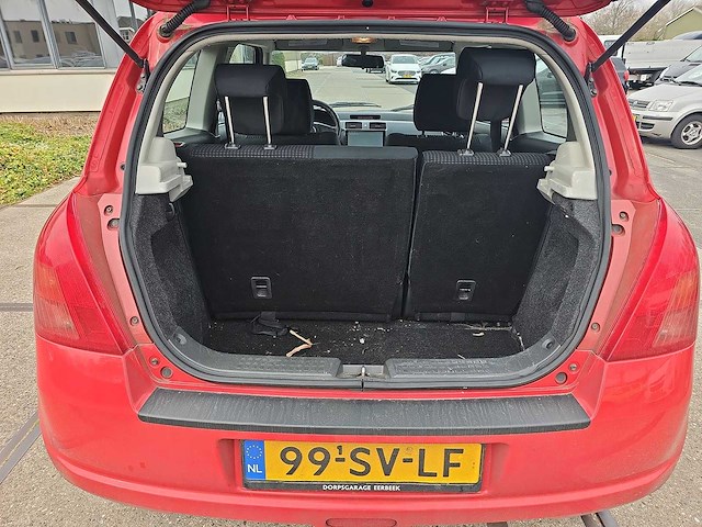 Suzuki swift 1.5 gls | 99-sv-lf - afbeelding 17 van  24