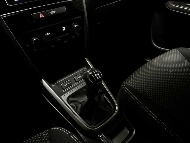 Suzuki vitara 1.0 boosterjet comfort 110pk 2019, ksg-37-g - afbeelding 21 van  49