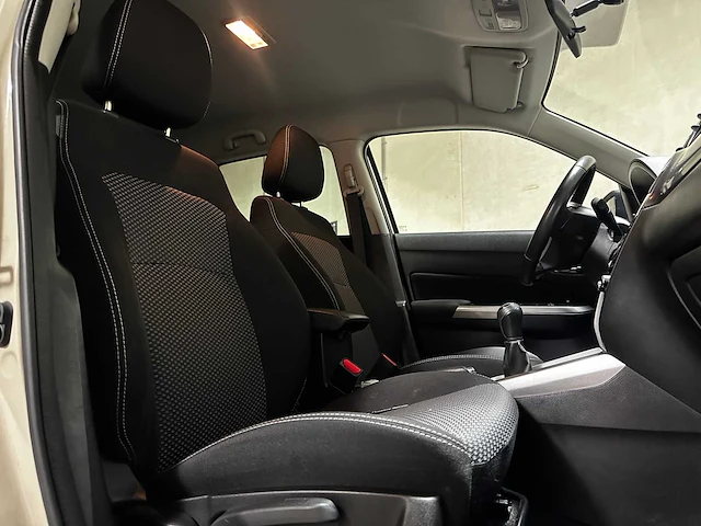 Suzuki vitara 1.0 boosterjet comfort 110pk 2019, ksg-37-g - afbeelding 35 van  49