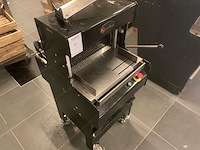 Svm broodsnijmachine