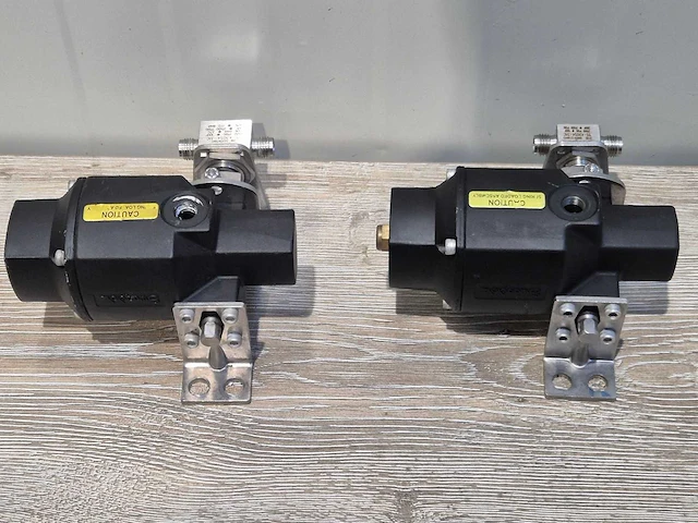 Swagelok - 131 sr - pneumatische kleppen (2x) - afbeelding 2 van  4