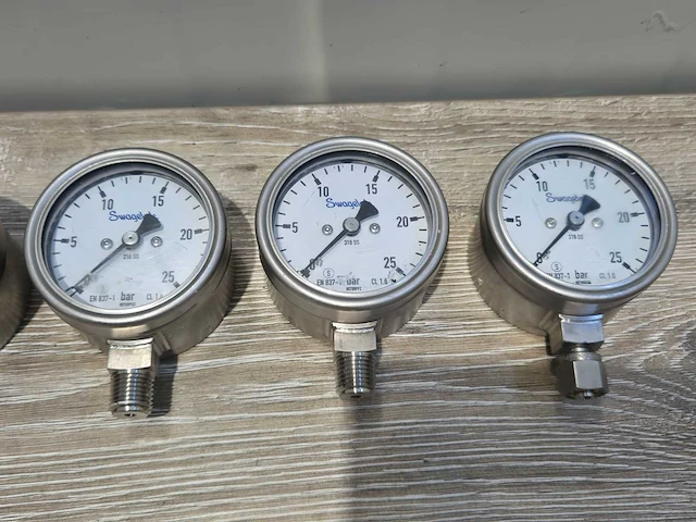 Swagelok - drukmeter 25 bar (6x) - afbeelding 1 van  3