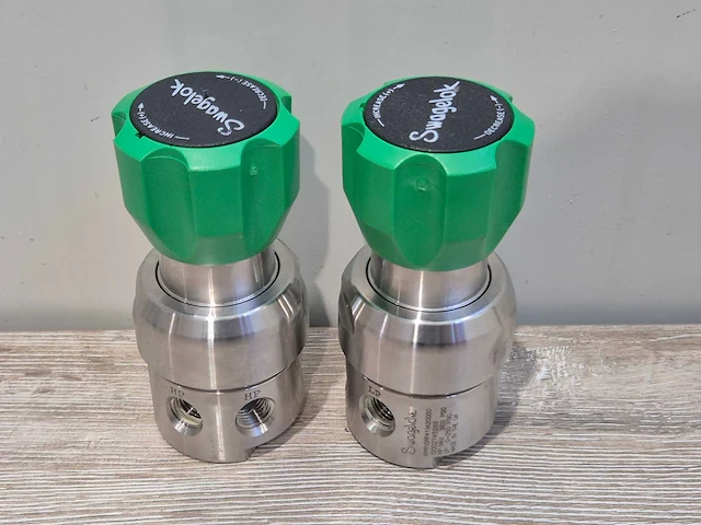 Swagelok - regelaar 3600 psig (2x) - afbeelding 1 van  2