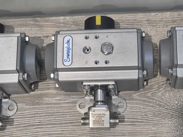 Swagelok - sc00015-3u / ss-43gs4 - pneumatische kleppen (4x) - afbeelding 2 van  4